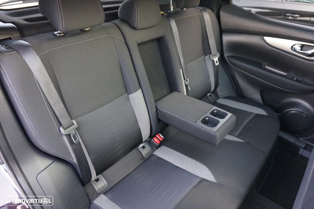 Nissan Qashqai 1.6 dCi Xtronic N-Connecta - 23