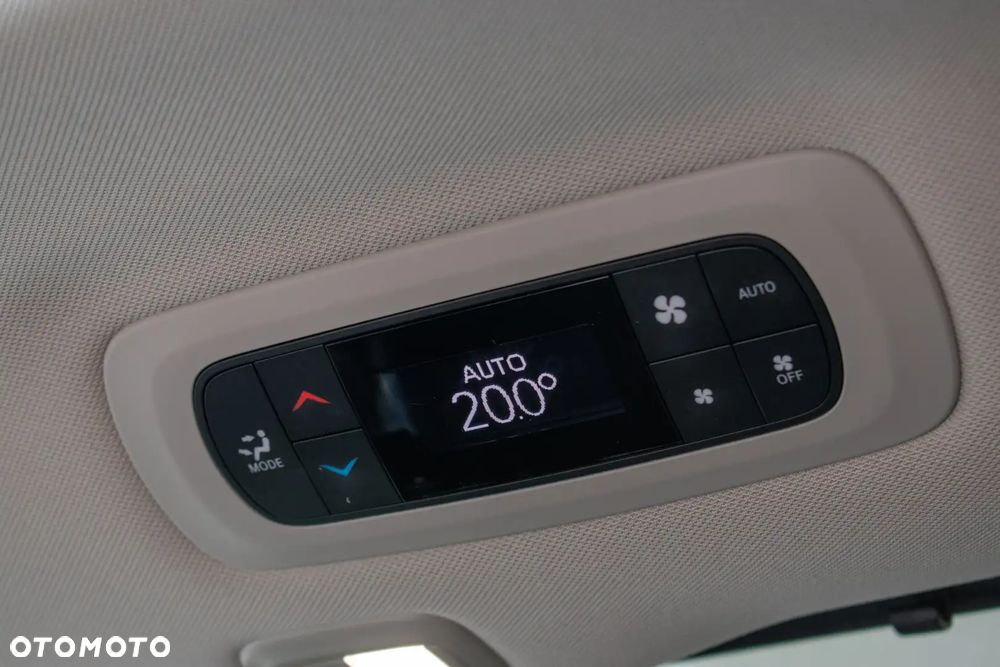 Chrysler Pacifica - 32