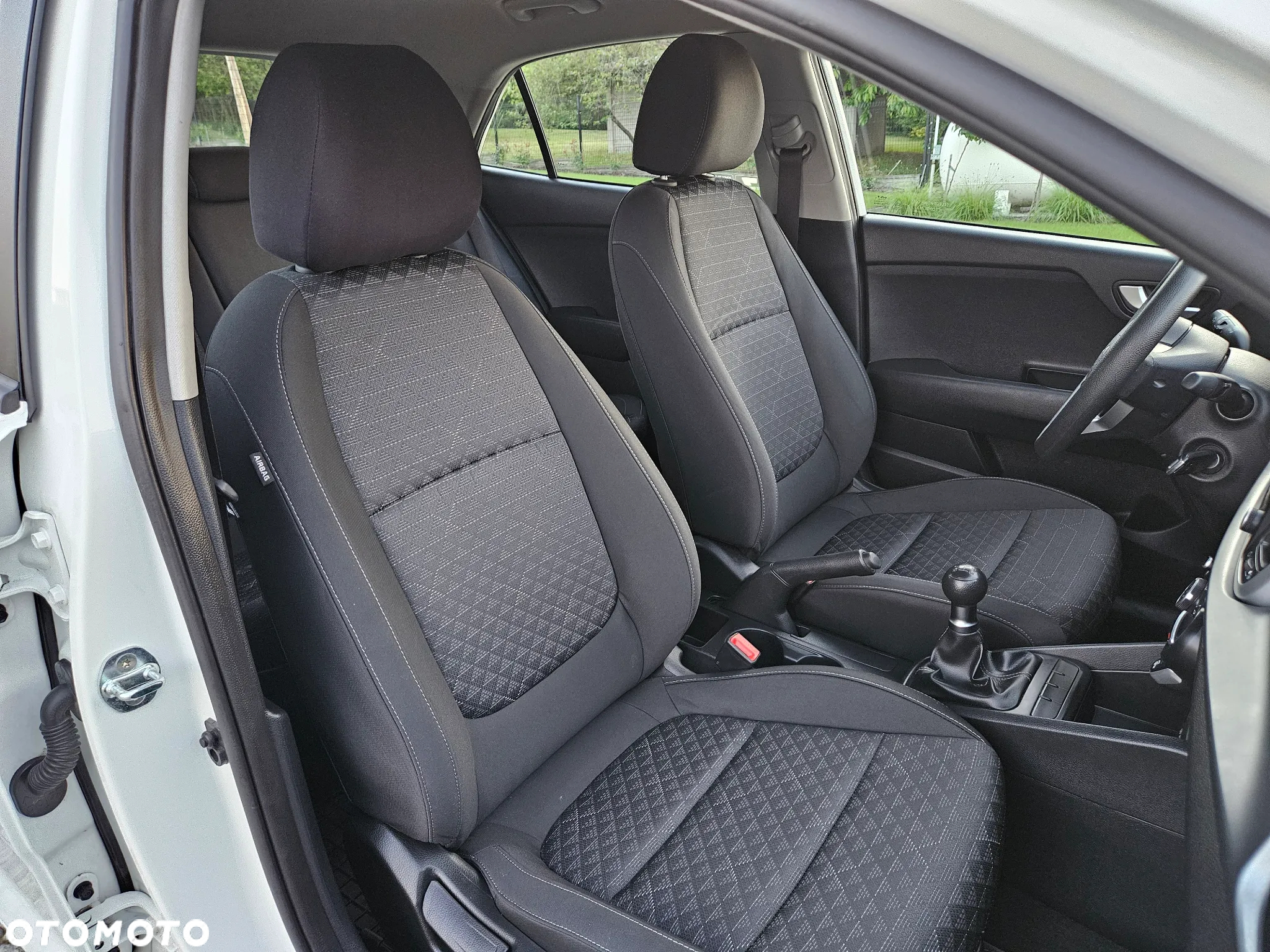 Kia Rio 1.2 M - 13