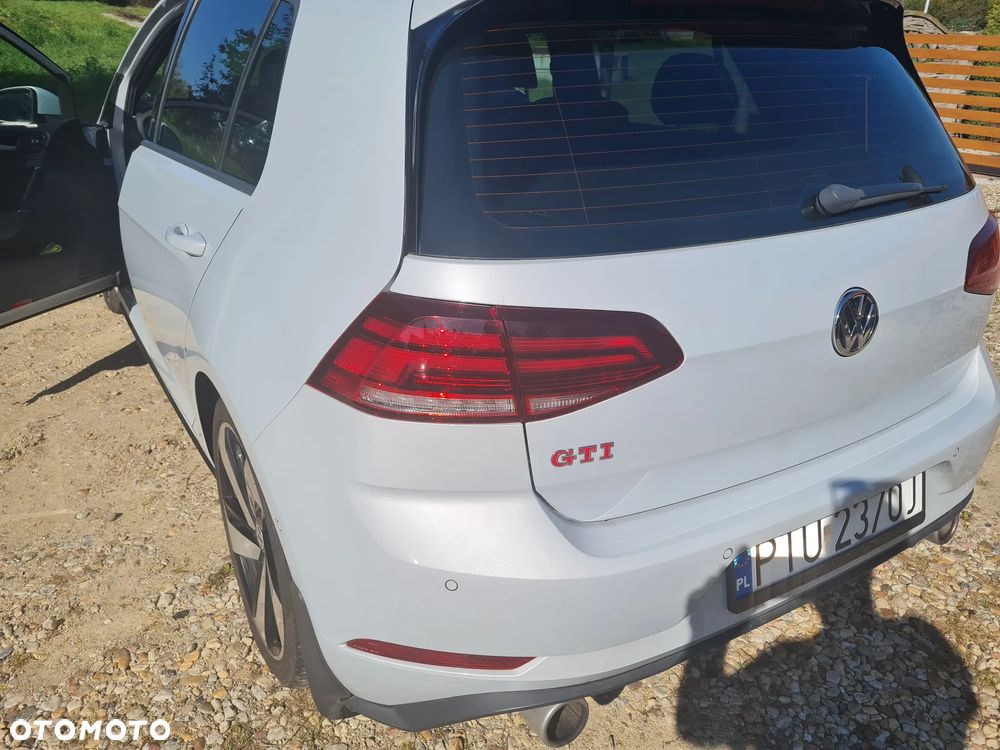 Volkswagen Golf GTI (BlueMotion Technology) DSG Performance - 36