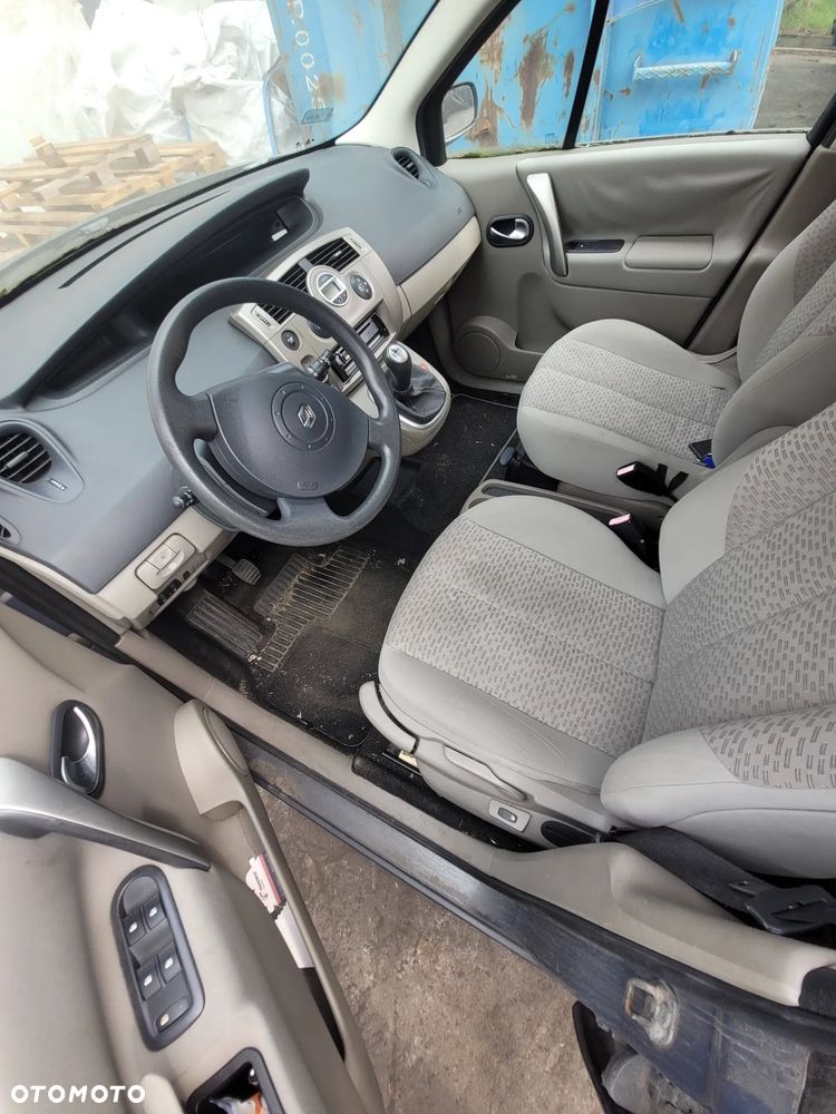 Części- Renault megane scenic  Pojemność: 1598  Moc:82kW  Rok: 2006  Benzyna - 4