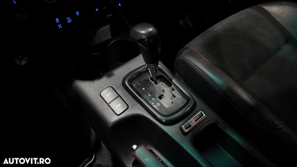 Toyota Hilux 2.8D 204CP 4x4 Double Cab AT GR Sport II - 30