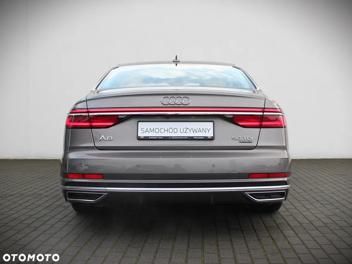 Audi A8 - 8