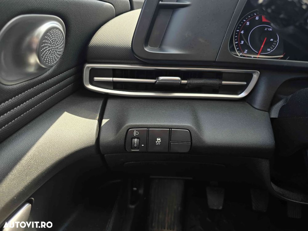 Hyundai Elantra - 16