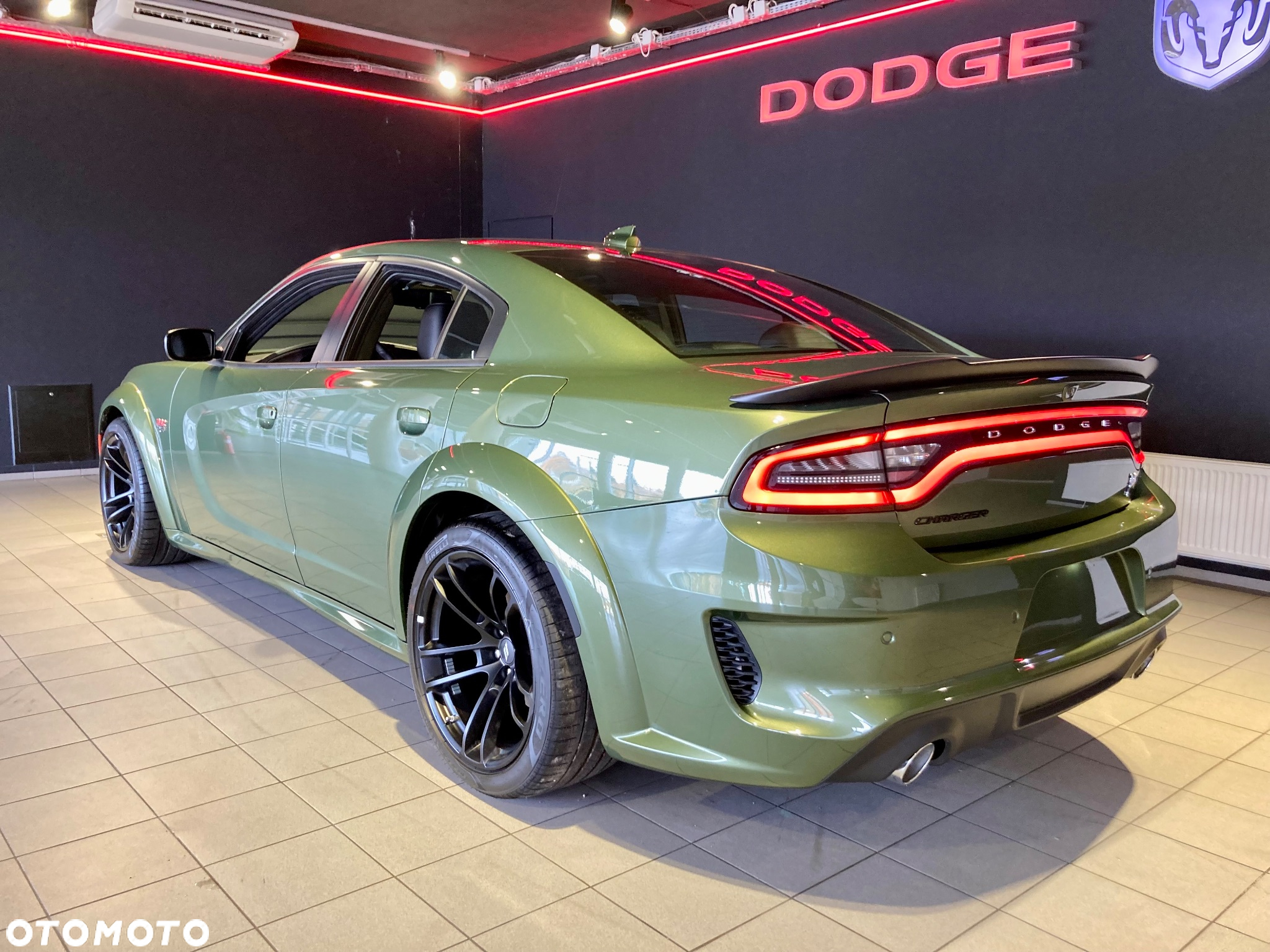 Dodge Charger 6.4 Scat Pack Widebody - 11
