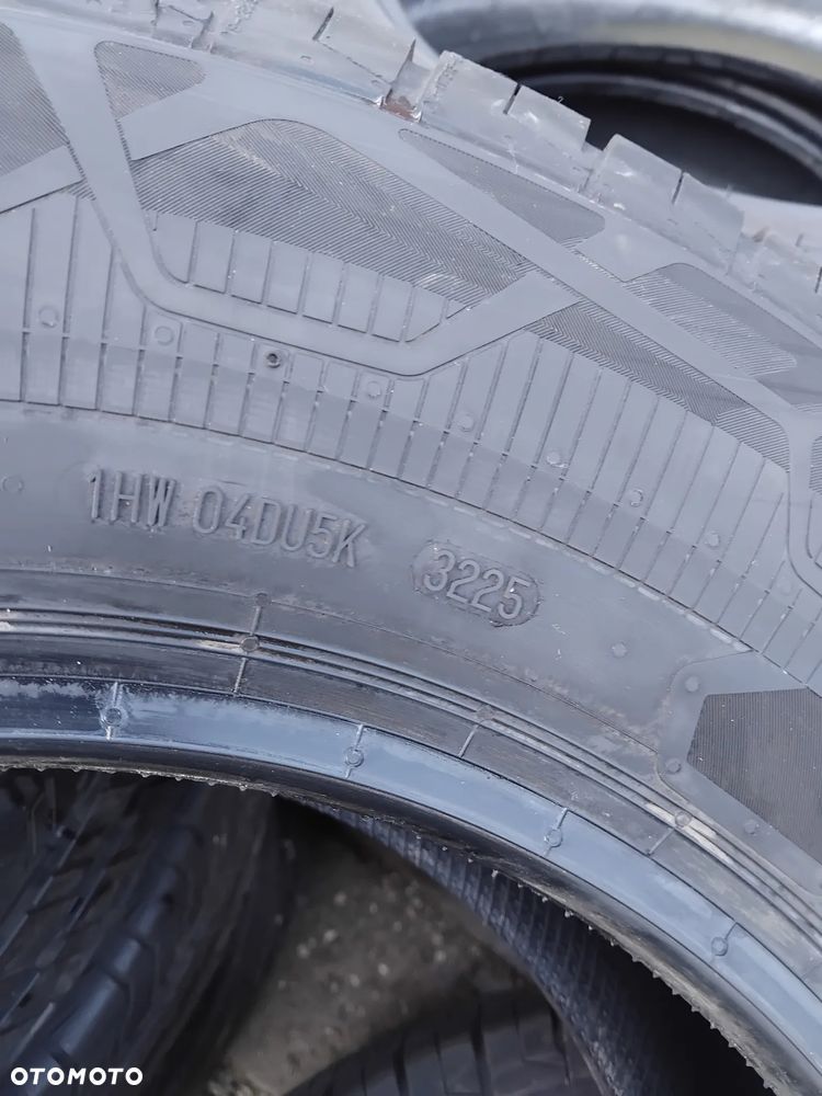 215/75/16C Continental - 4