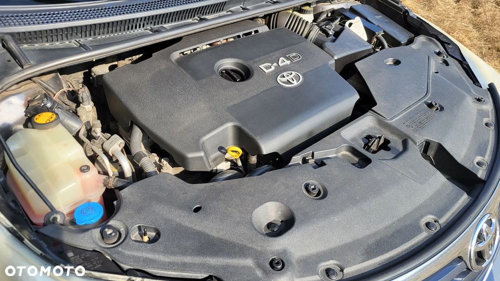 Toyota Avensis 2.0 D-4D Luna - 16