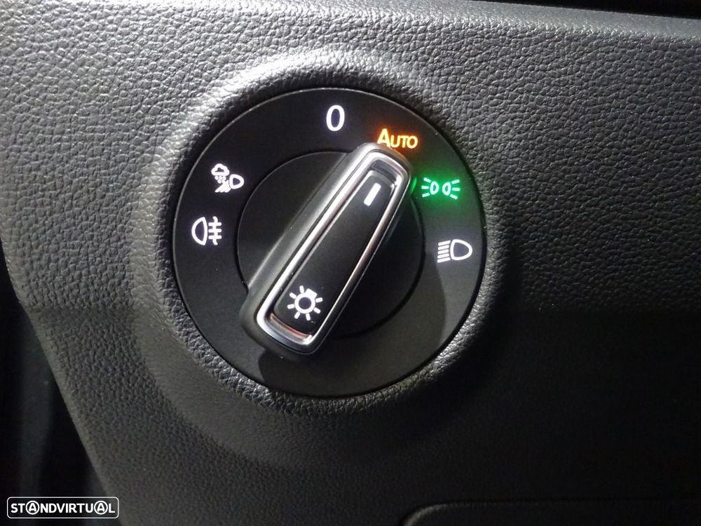 VW T-Roc 2.0 TDI R-Line DSG - 10