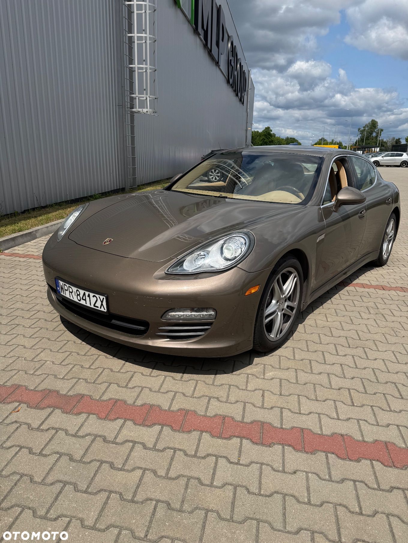 Porsche Panamera - 1