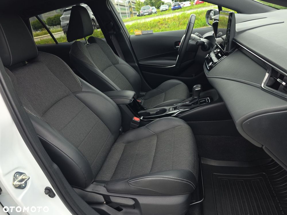 Toyota Corolla 1.8 Hybrid Style - 17