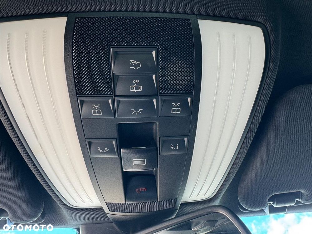 Mercedes-Benz Klasa E - 18