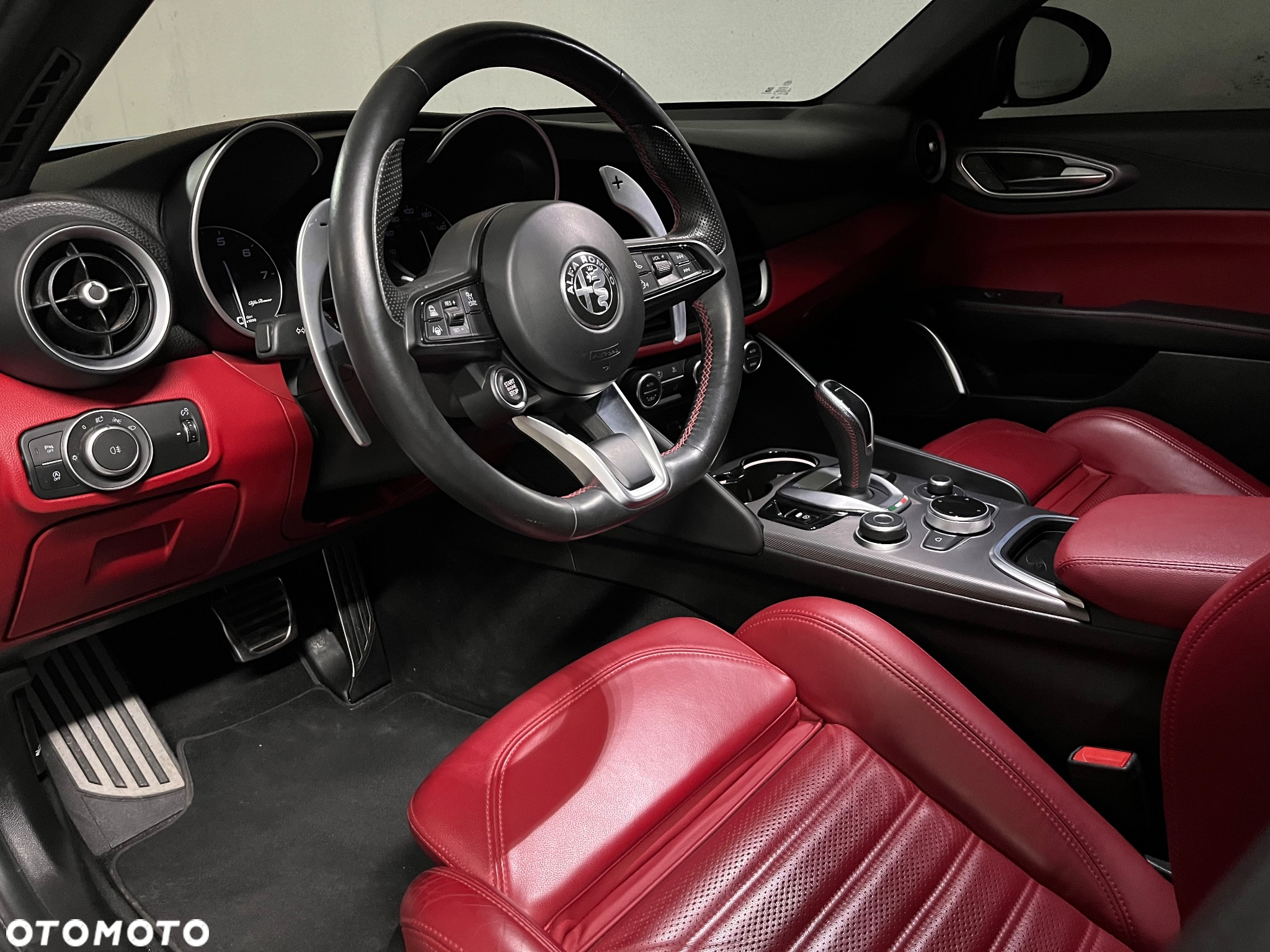 Alfa Romeo Giulia 2.0 Turbo 16V AT8 Veloce Ti - 33