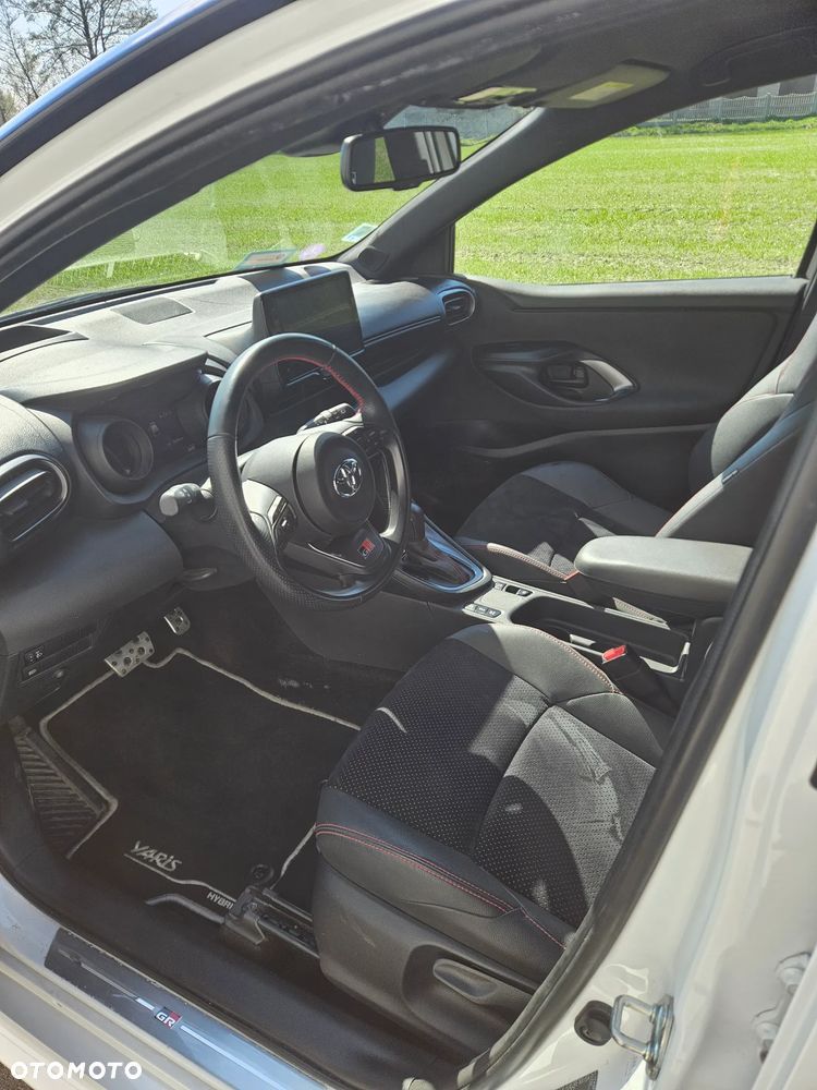 Toyota Yaris Hybrid 1.5 GR Sport - 9