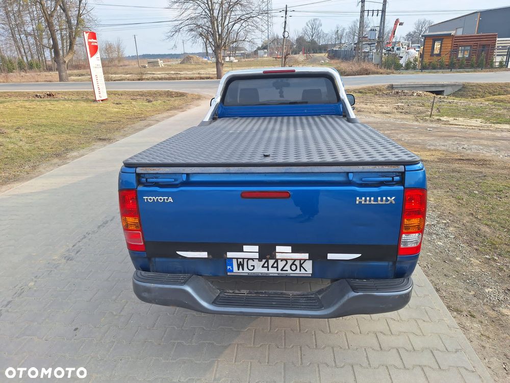 Toyota Hilux 2.5 D-4D DLX - 9