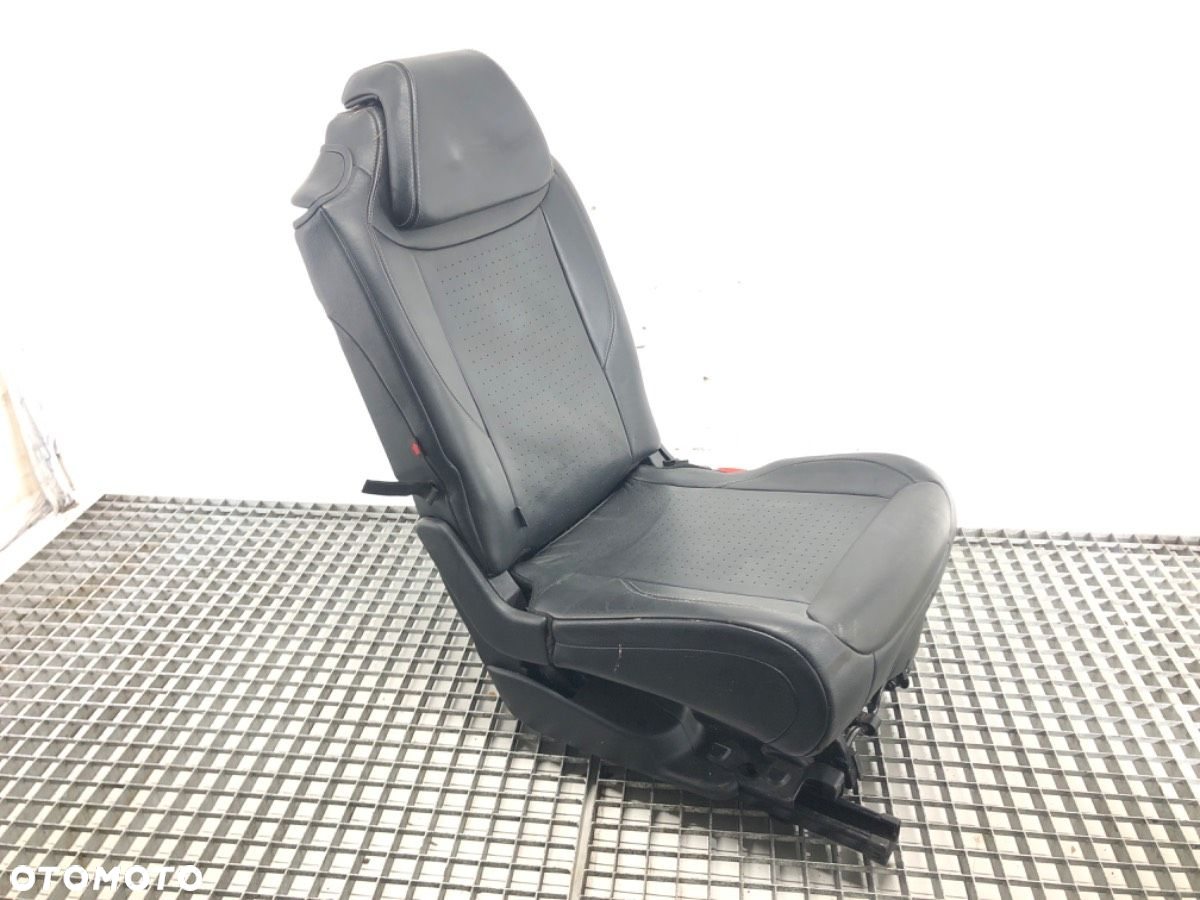 FOTEL TYLNY - 152.00 PLN - CITROEN C4 GRAND PICASSO I (UA_) 2006 - 2013 2.0 i 16V 103 kW [140 KM] - 4