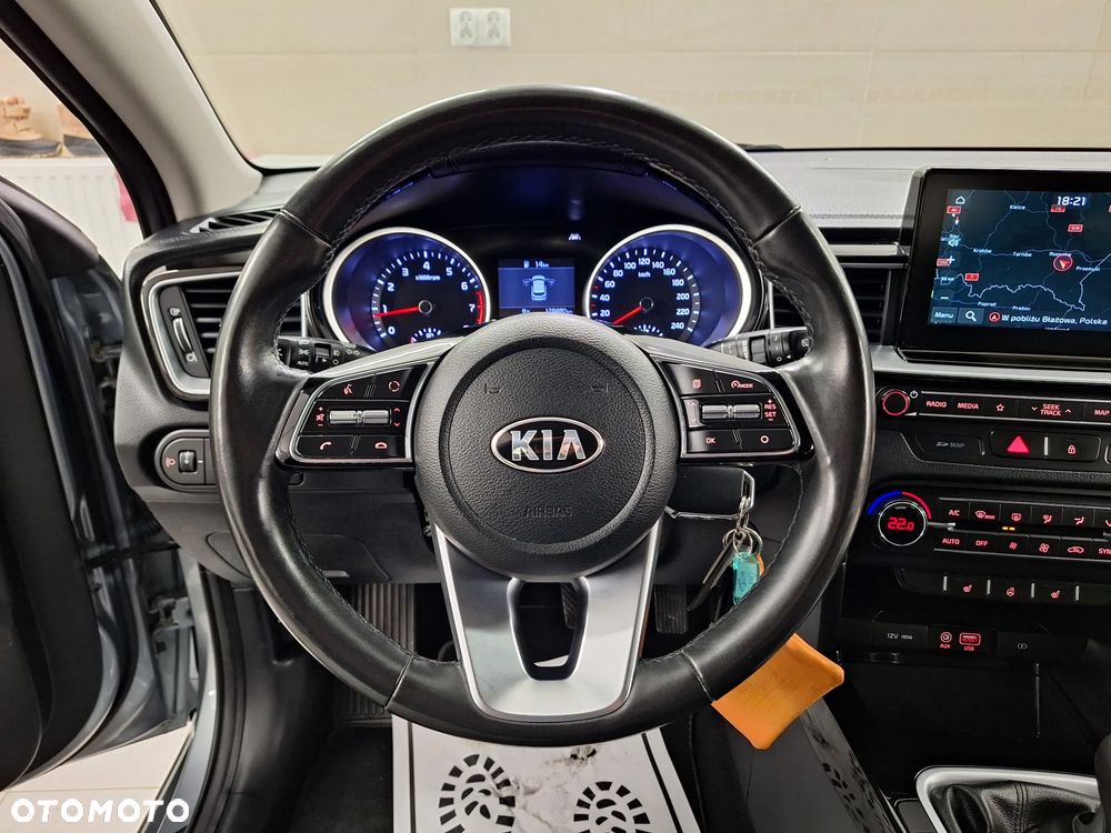 Kia Ceed 1.4 CVVT ISG Dream Team Edition - 29