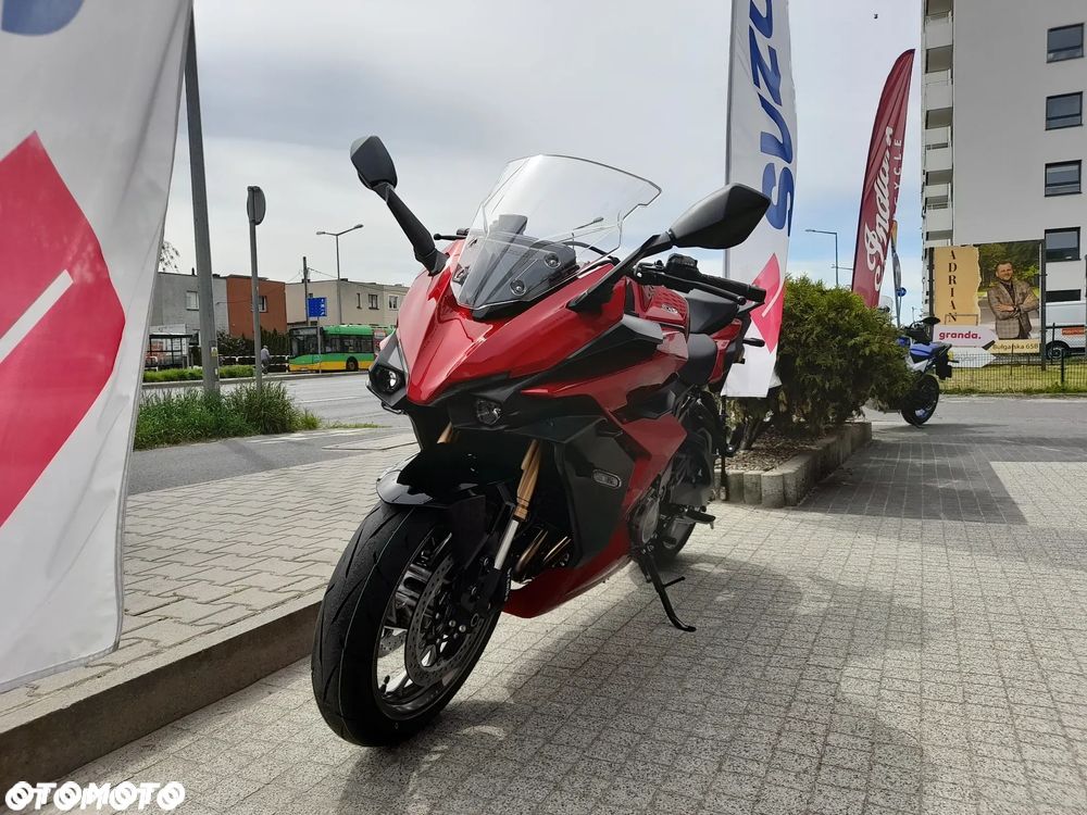 Suzuki GSX 1000 - 12
