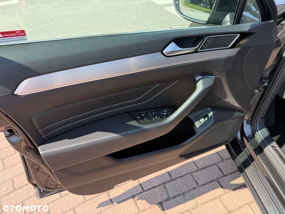 Volkswagen Passat 2.0 TDI SCR Highline DSG - 17