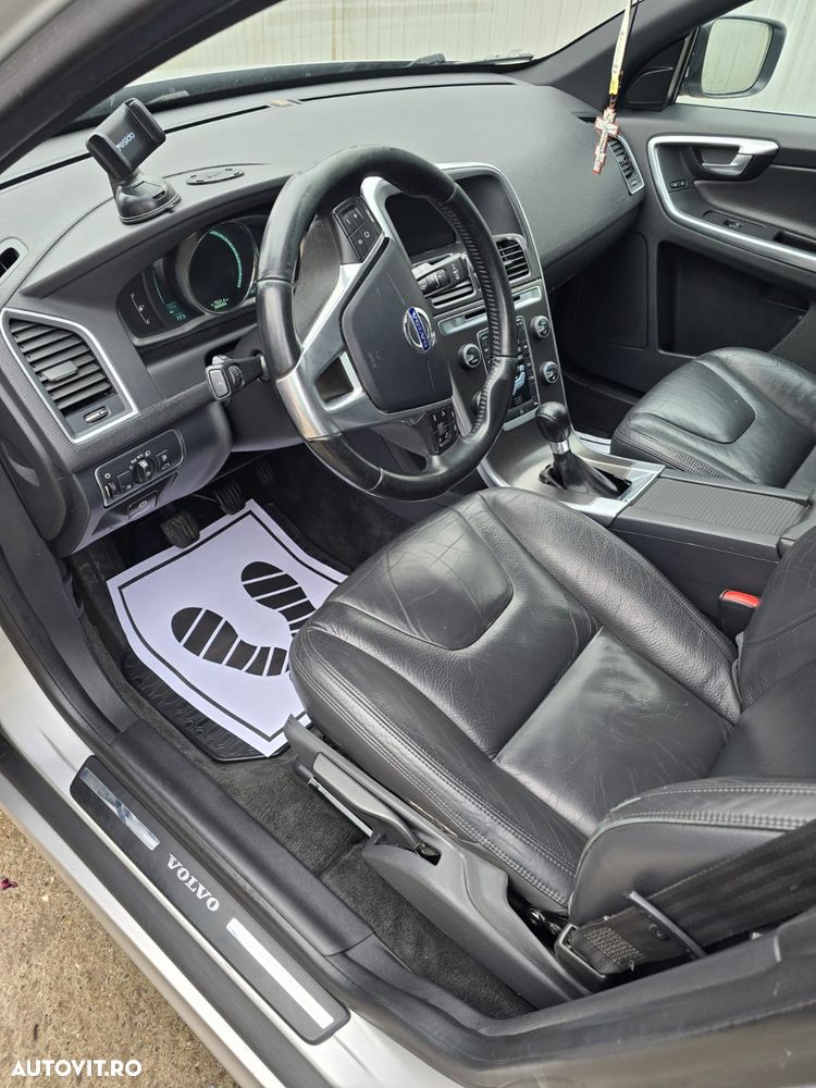 Volvo XC 60 D3 Start-Stop Momentum - 11