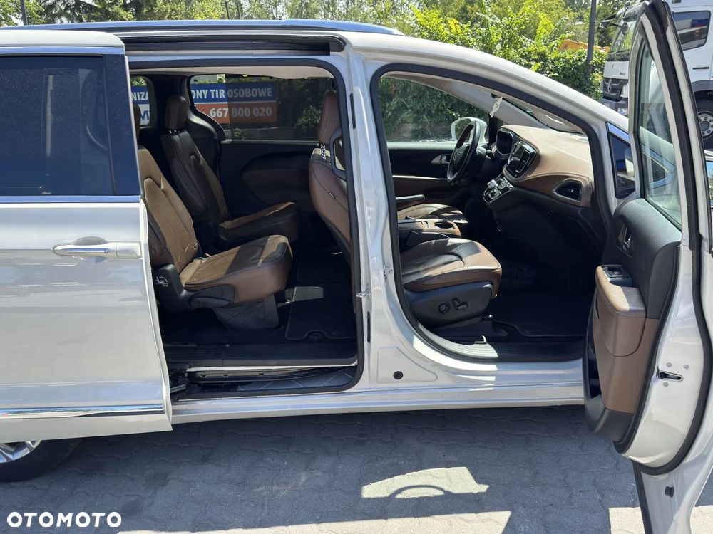 Chrysler Pacifica - 14