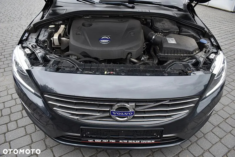 Volvo V60 D4 Momentum - 36