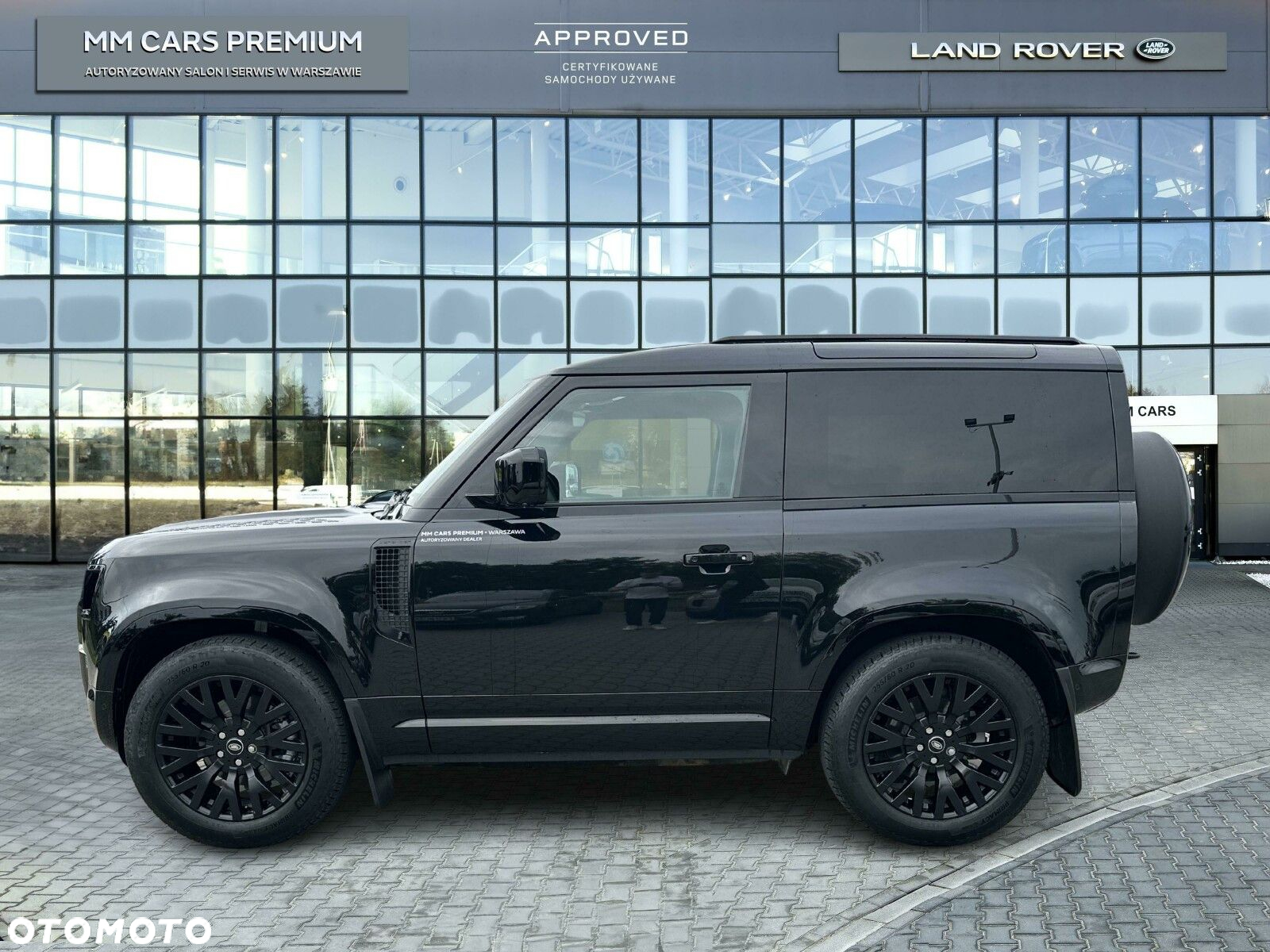 Land Rover Defender - 3