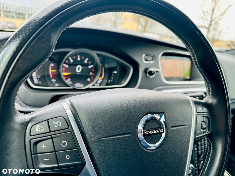 Volvo V40 T3 Drive-E R-Design Momentum - 16