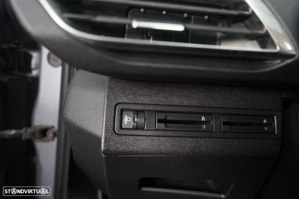 Peugeot 5008 1.5 BlueHDi Allure EAT8 - 23