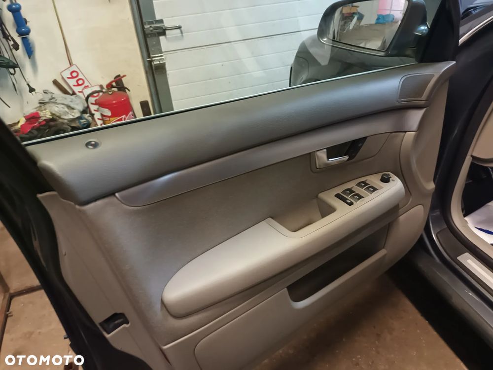 Audi A4 Limousine - 12