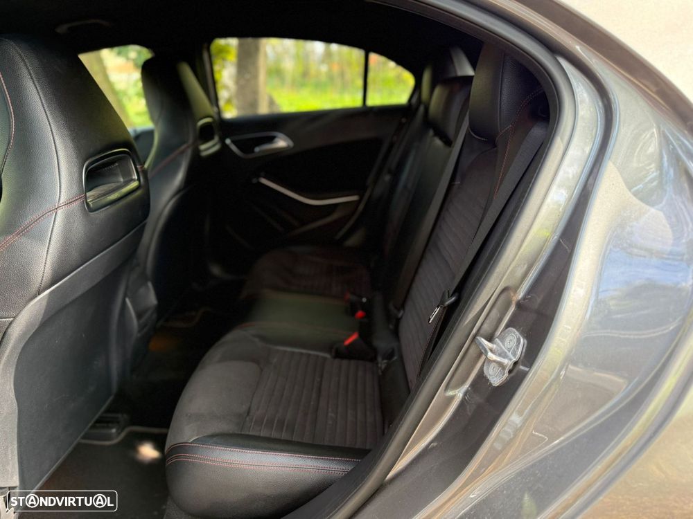 Mercedes-Benz A 180 d AMG Line - 18