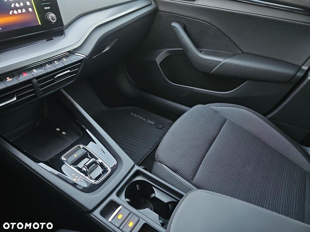 Skoda Octavia 2.0 TDI Ambition DSG - 14