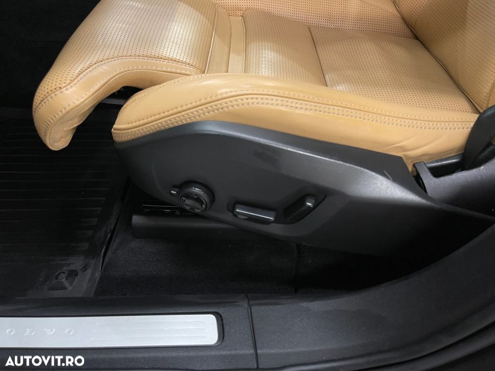 Volvo XC 60 B5 MHEV AT8 AWD Inscription - 26