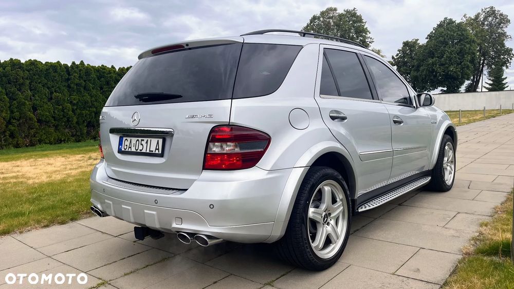 Mercedes-Benz ML 63 AMG 4-Matic - 11