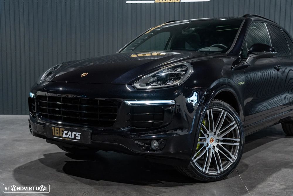 Porsche Cayenne S E-Hybrid - 36