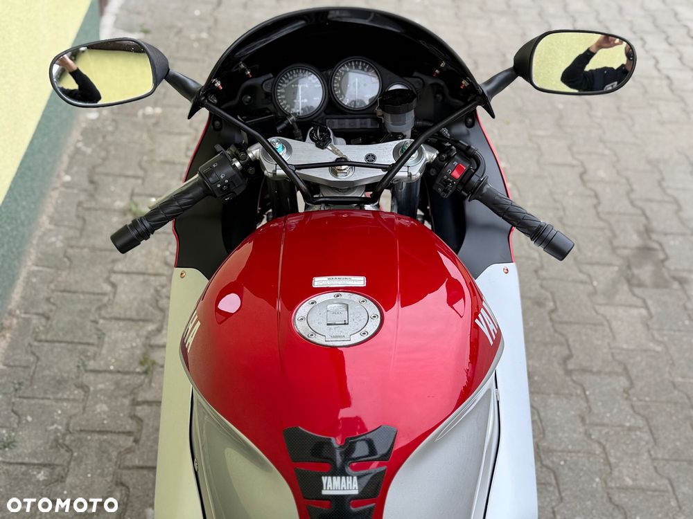 Yamaha Thunderace - 18