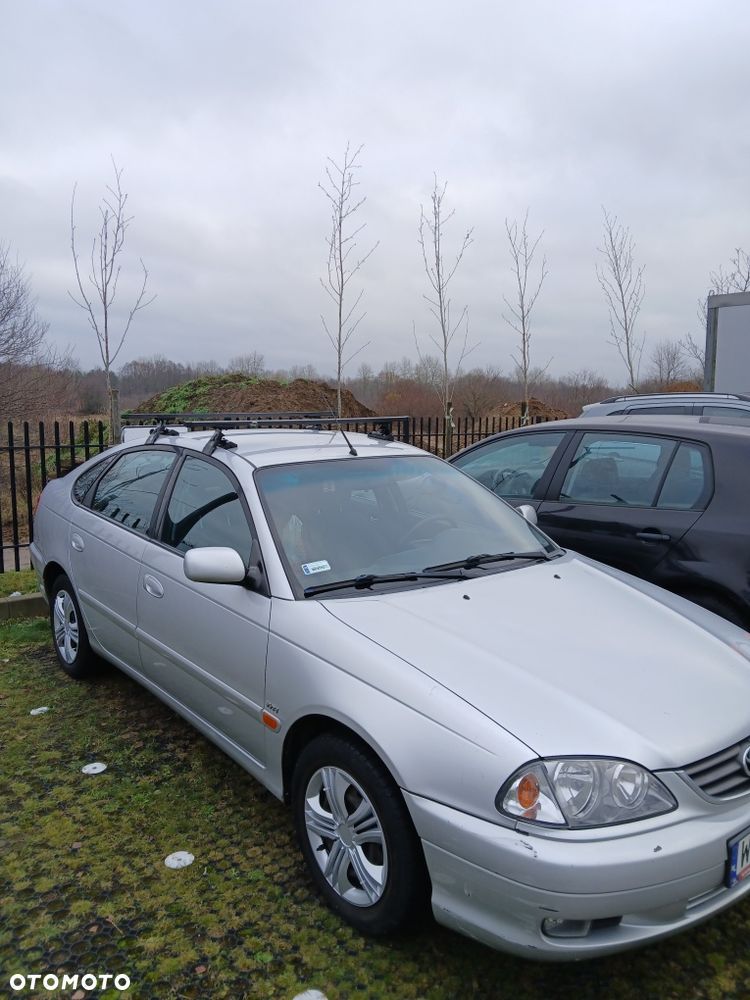 Toyota Avensis - 1