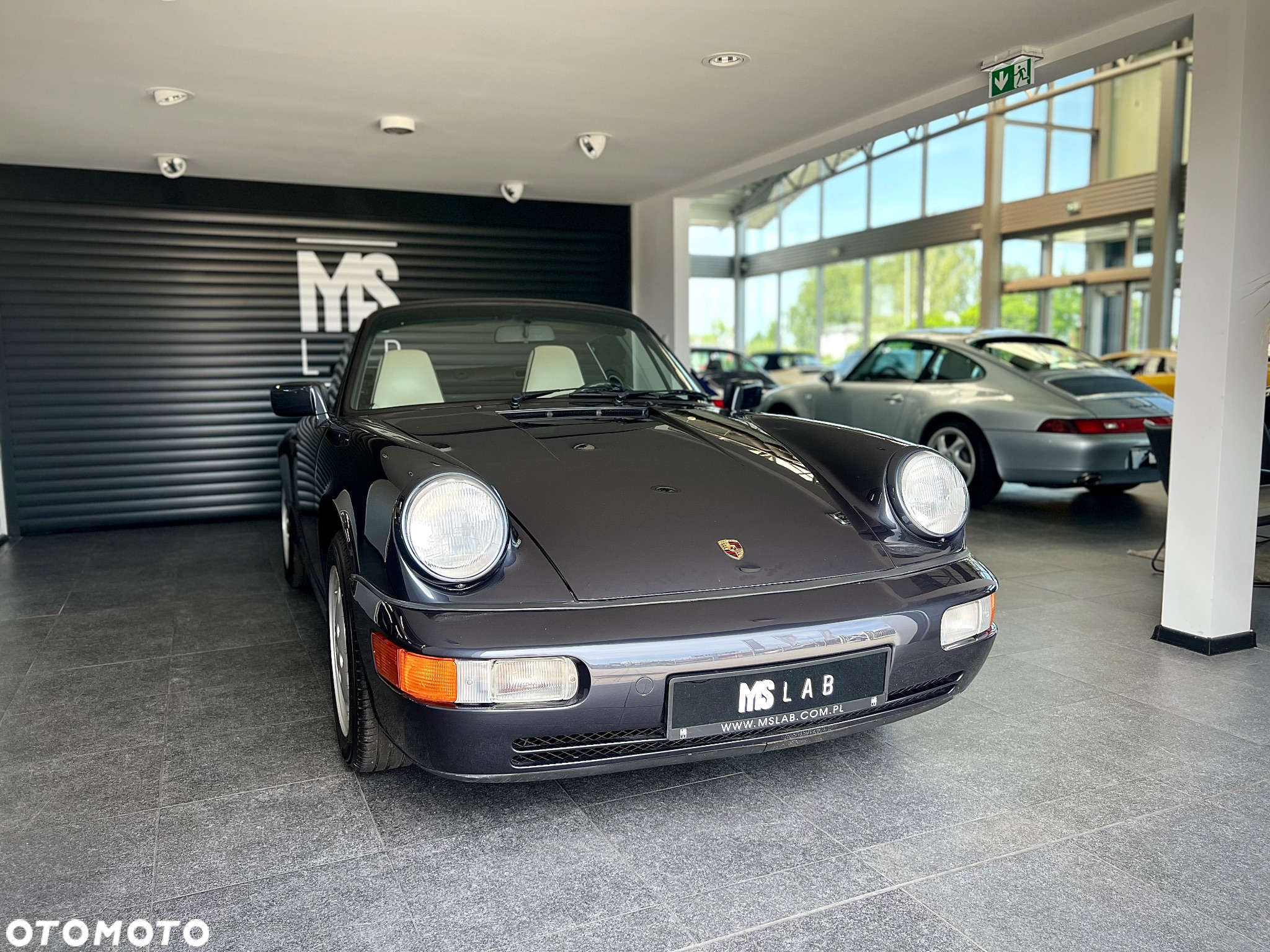 Porsche 911 Carrera 2 Cabriolet - 2