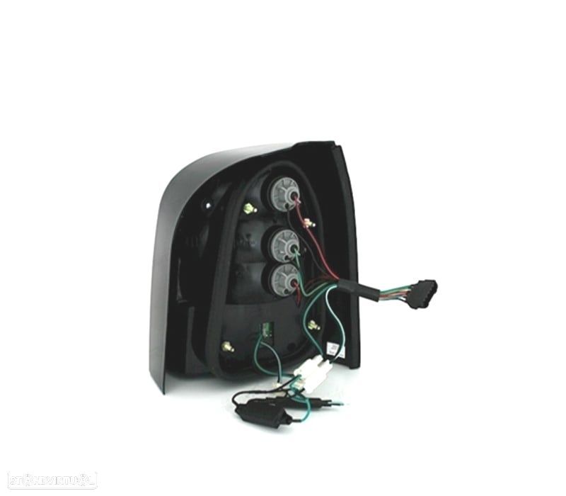 FAROLINS TRASEIROS LED AUDI A4 B5 AVANT 95-01 VERMELHO CROMADO - 2