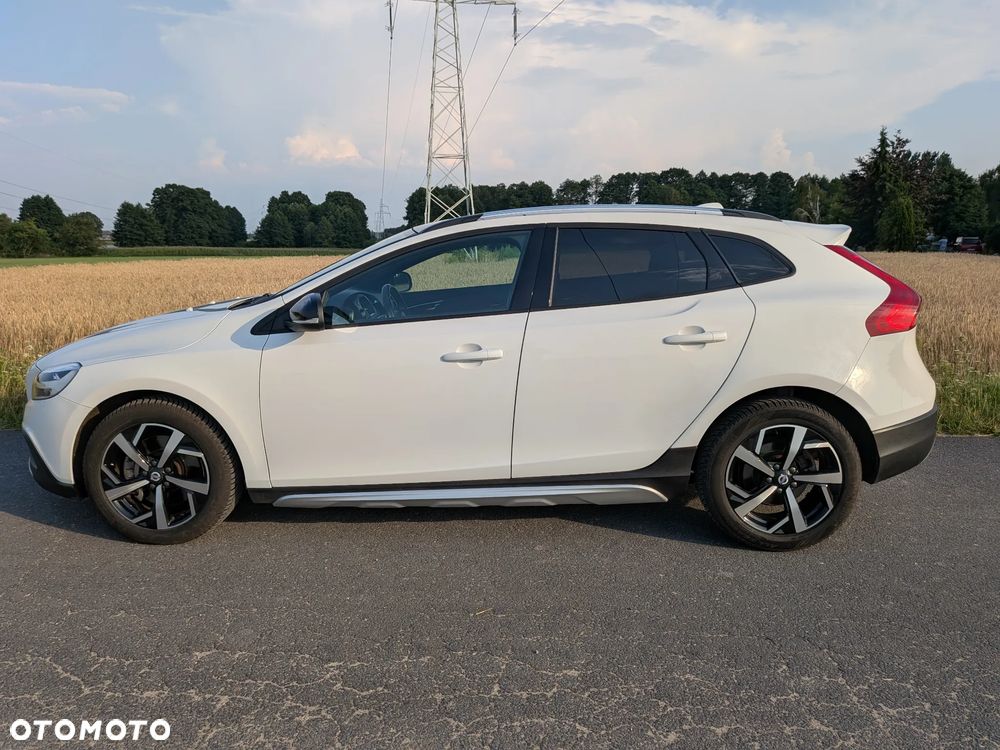 Volvo V40 Cross Country - 9