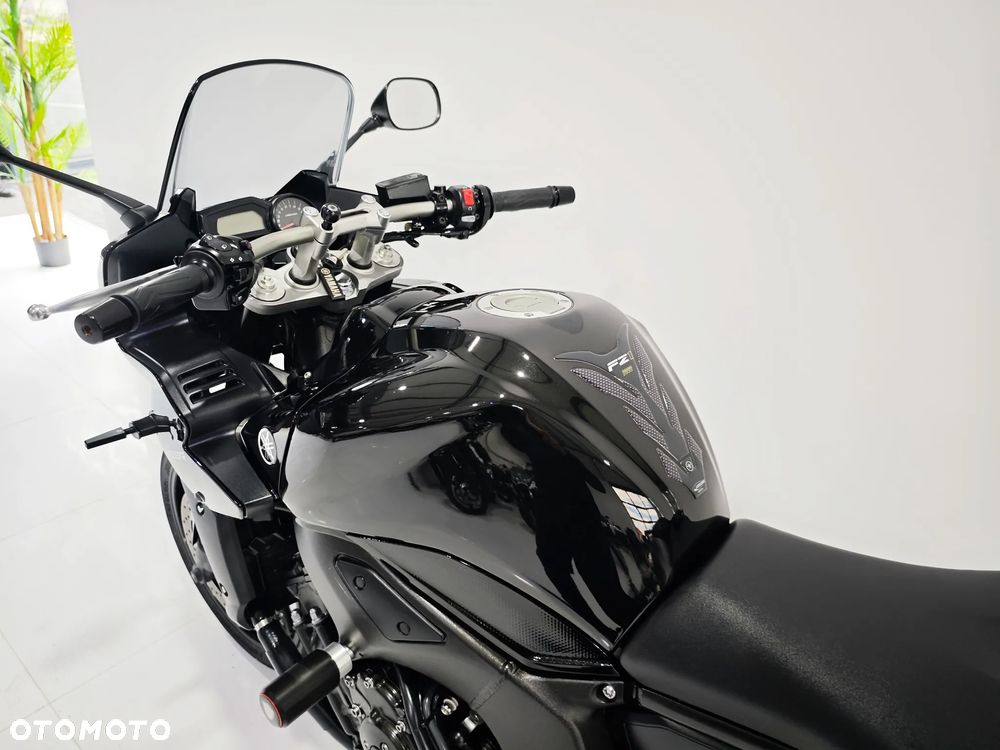 Yamaha FZ - 20