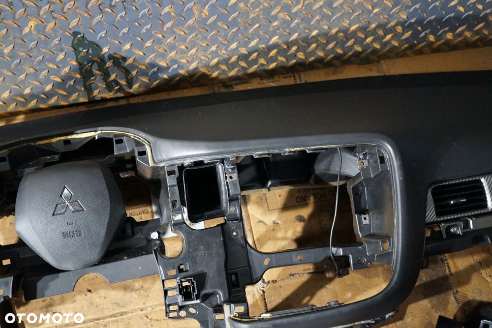 DESKA ROZDZIELCZA AIRBAG KONSOLA OUTLANDER III LIFT MITSUBISHI 2015-2018 - 10