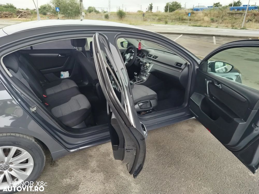 Volkswagen Passat 2.0 TDI Highline - 12