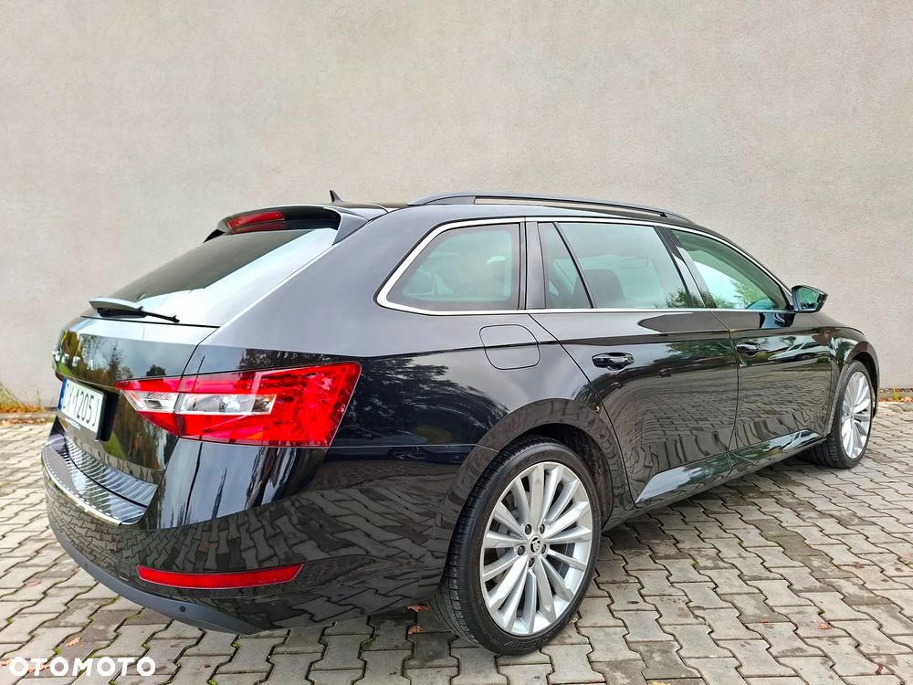 Skoda Superb 2.0 TDI DSG Premium Edition - 8