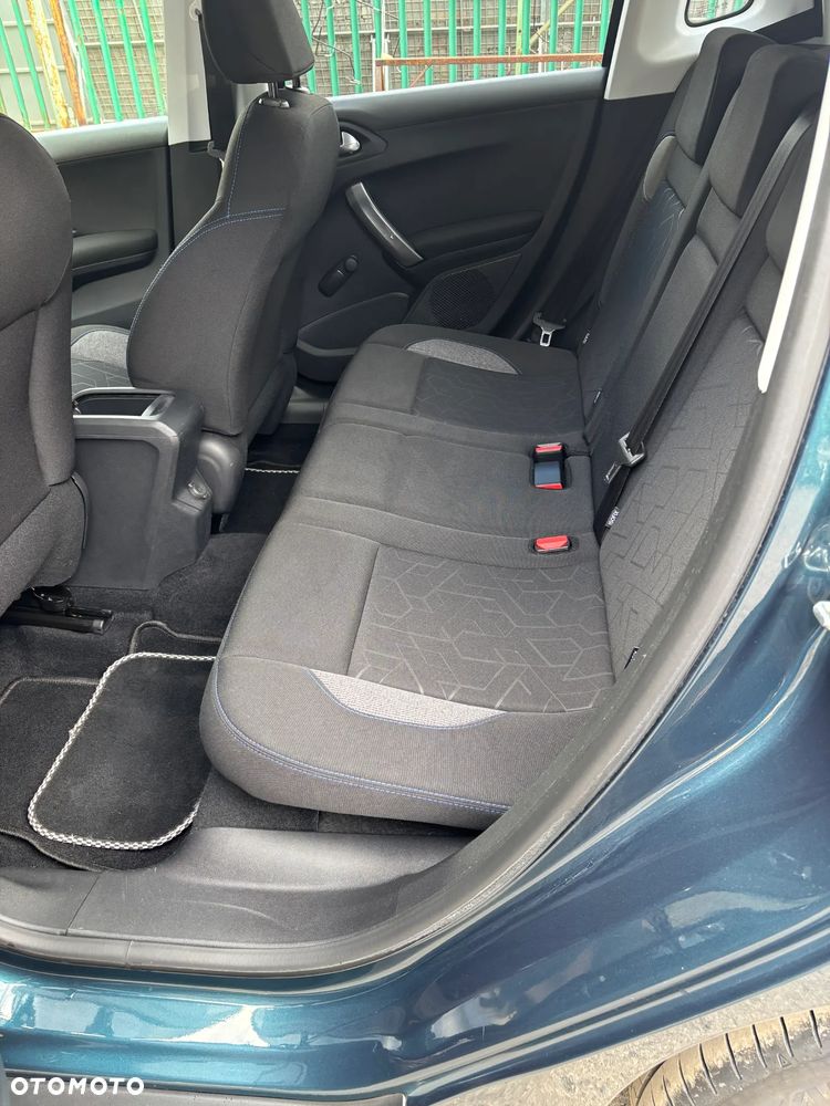 Peugeot 2008 1.2 Pure Tech Style S&S - 10