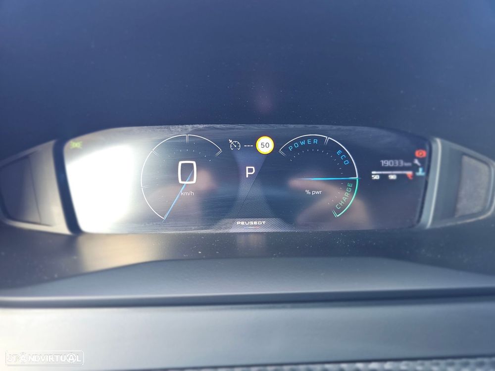Peugeot 2008 1.2 Hybrid Allure e-DCS6 - 18