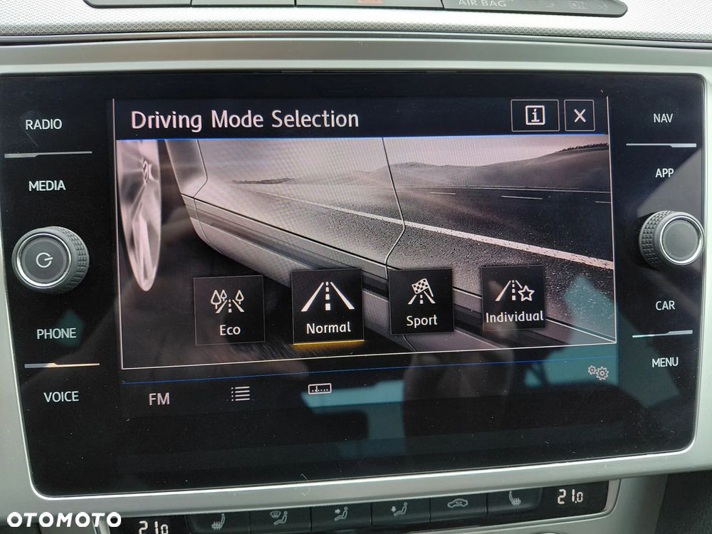 Volkswagen Passat 1.8 TSI BMT Comfortline DSG - 30