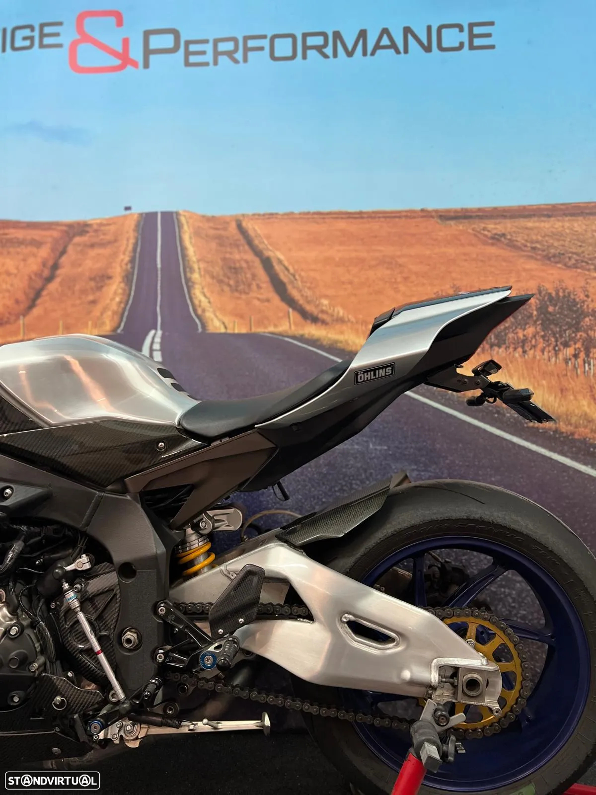 Yamaha YZF R1M - 12
