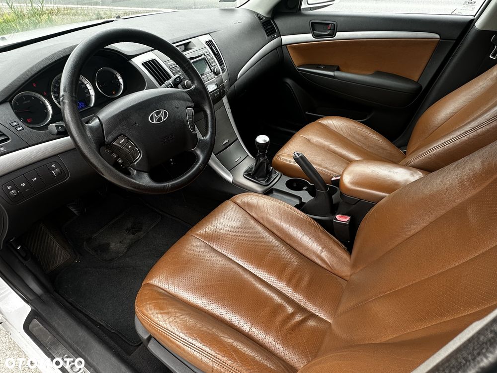 Hyundai Sonata - 5