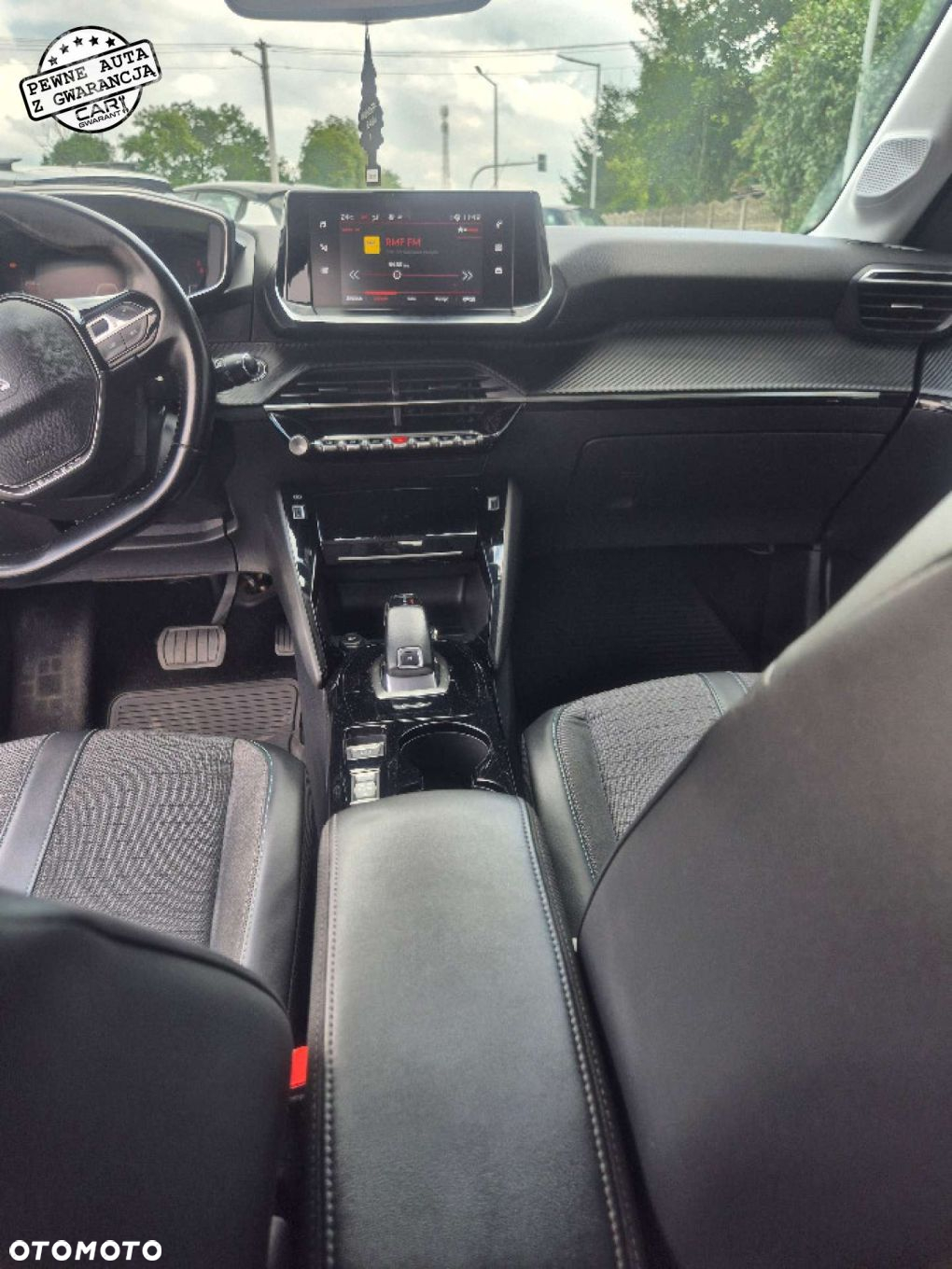 Peugeot 208 - 17
