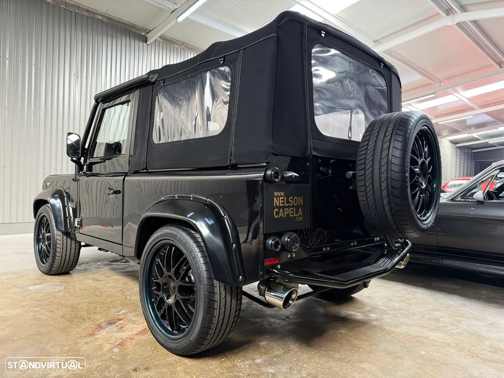 Land Rover Defender - 5